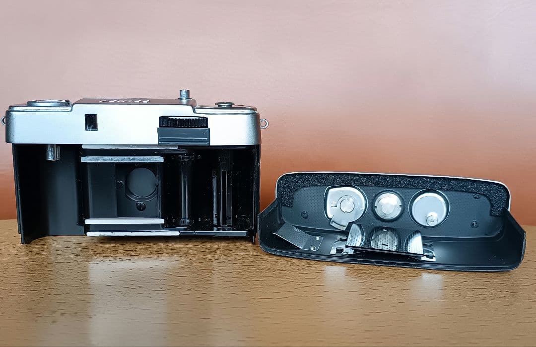 フィルムカメラ【整備、完動品】オリンパスペンEES