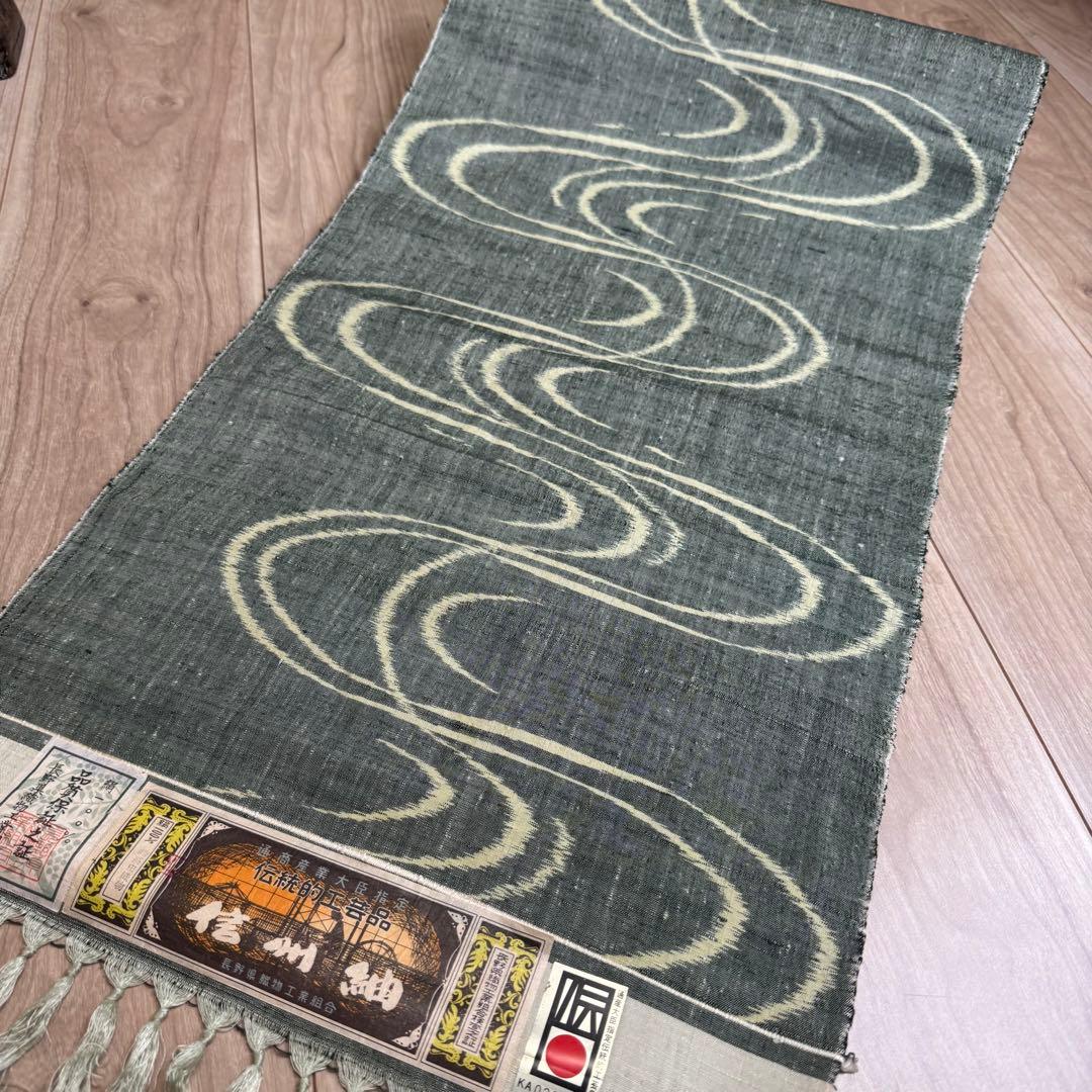 未使用品　正絹　反物　着物　和装　信州紬　伝統工芸品　長野県　グレー　藍鼠　流水