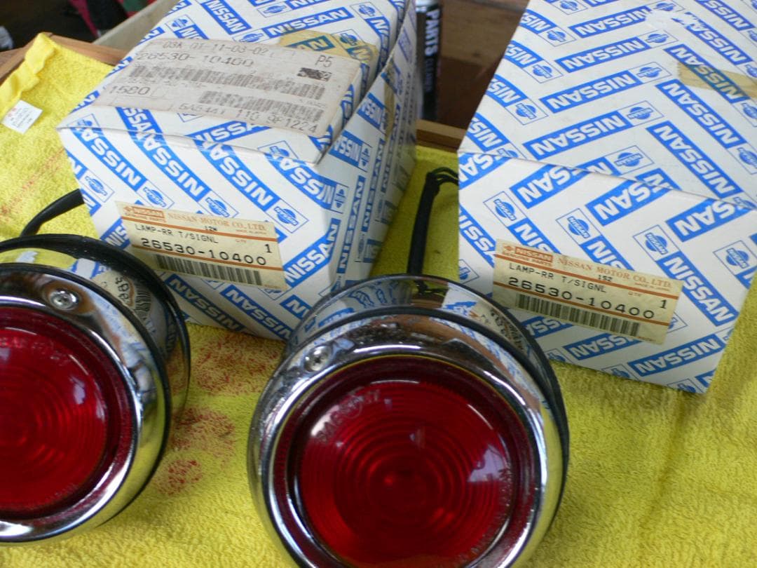 フェアレディ―SP,SR用テールランプ　 メッキ仕上げ 2個セット