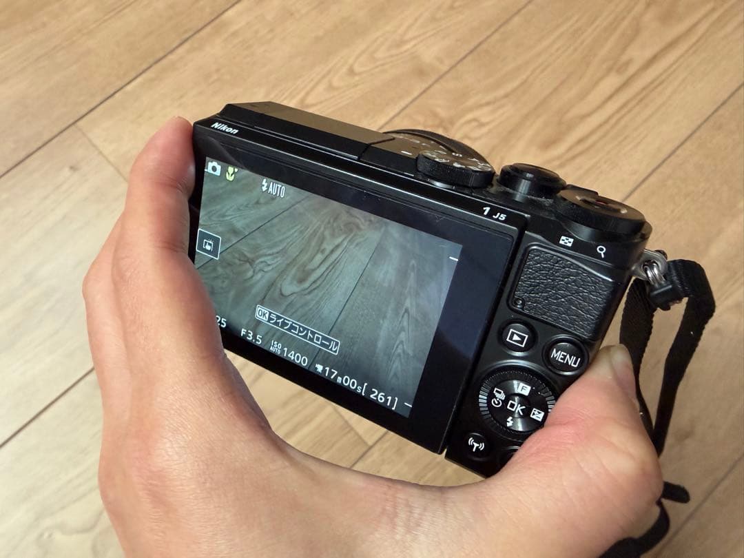 Nikon 1 J5 ダブルレンズキット ミラーレスカメラ ブラック