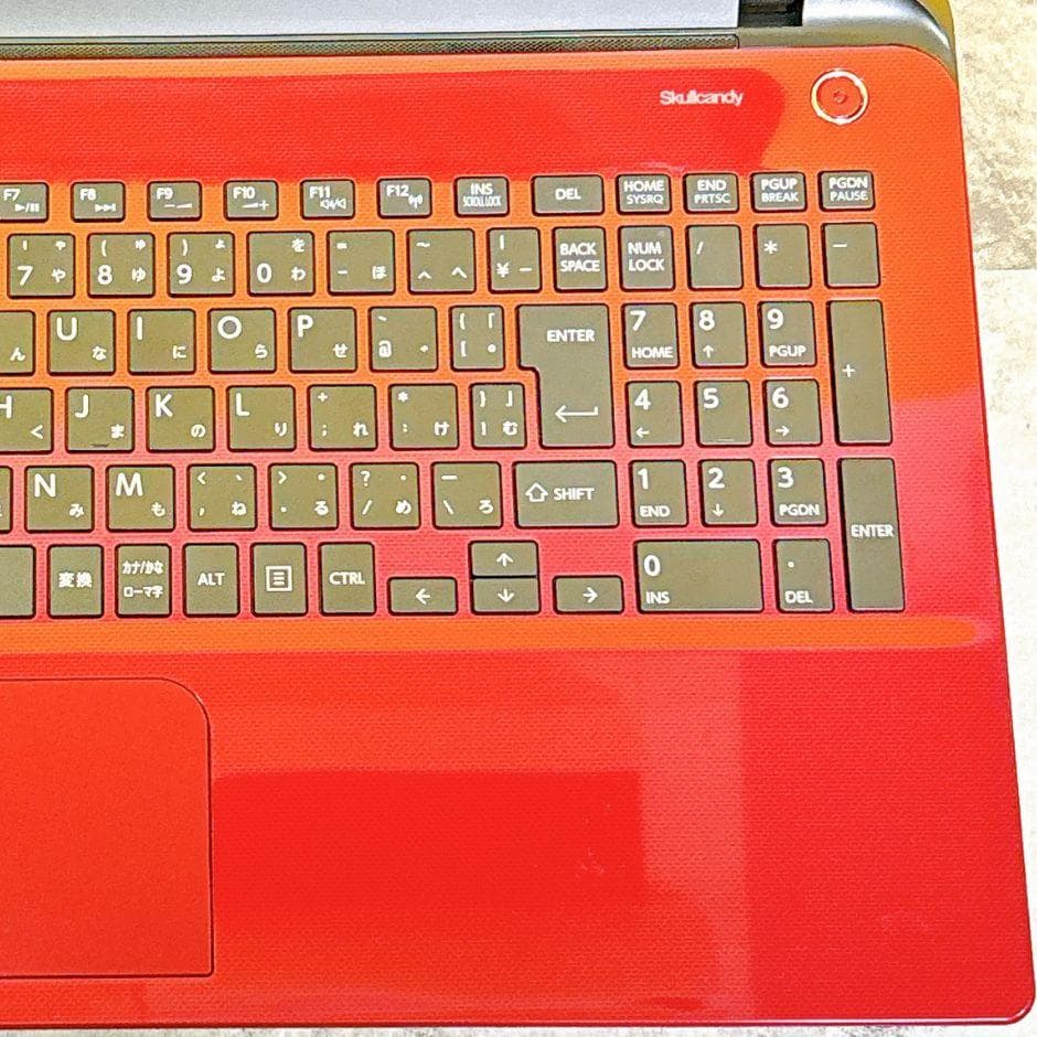 おしゃれな赤❣SSDで快適✨すぐ使えるノートパソコン カメラ付き 薄型Win11