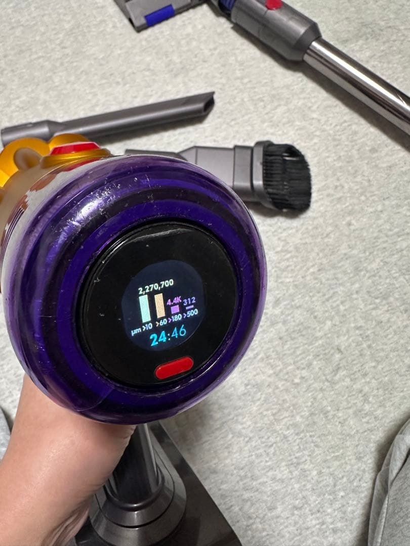 r*8様 Dyson V12 Detect 掃除機 本体と付属品