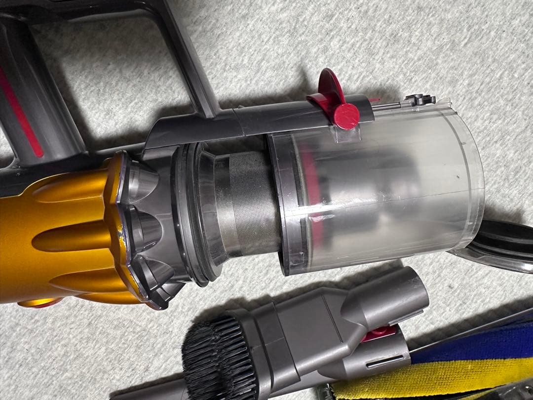 r*8様 Dyson V12 Detect 掃除機 本体と付属品