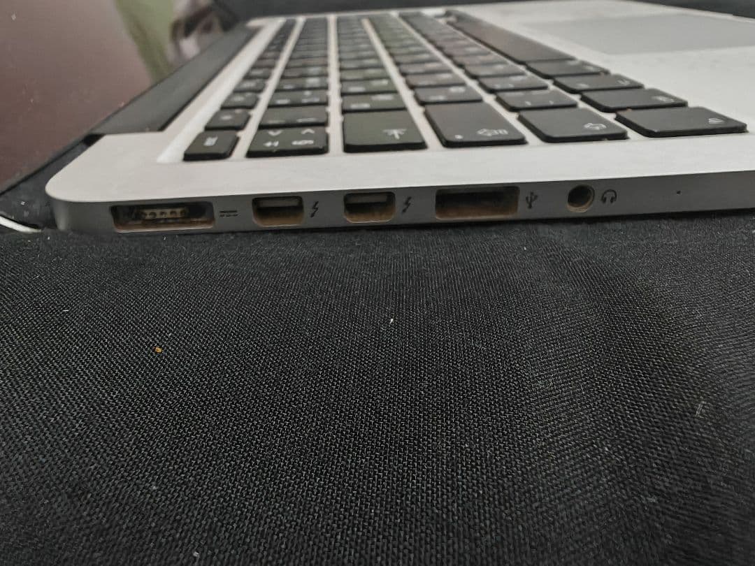 Apple MacBook Pro13インチ A1502 ジャンク品 部品取り用