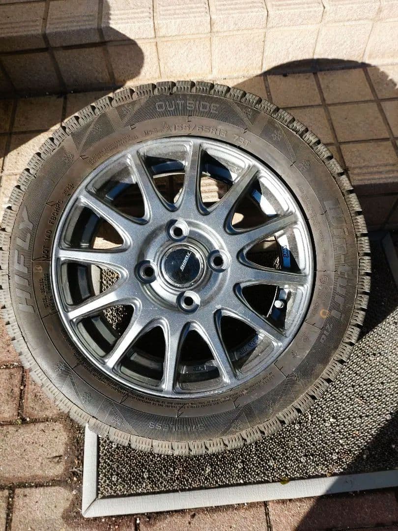 【新品同様】2025年製 バリ溝10分山 スタッドレスアルミセット