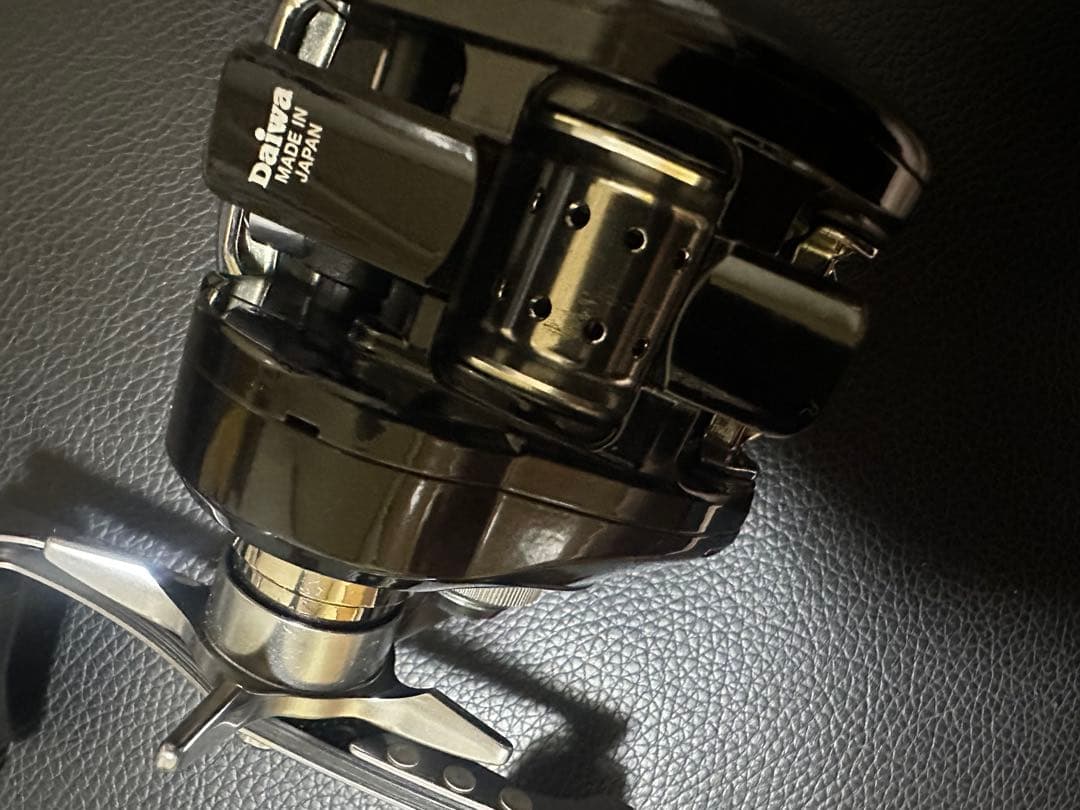 ZILLION ベイトリール ブラック