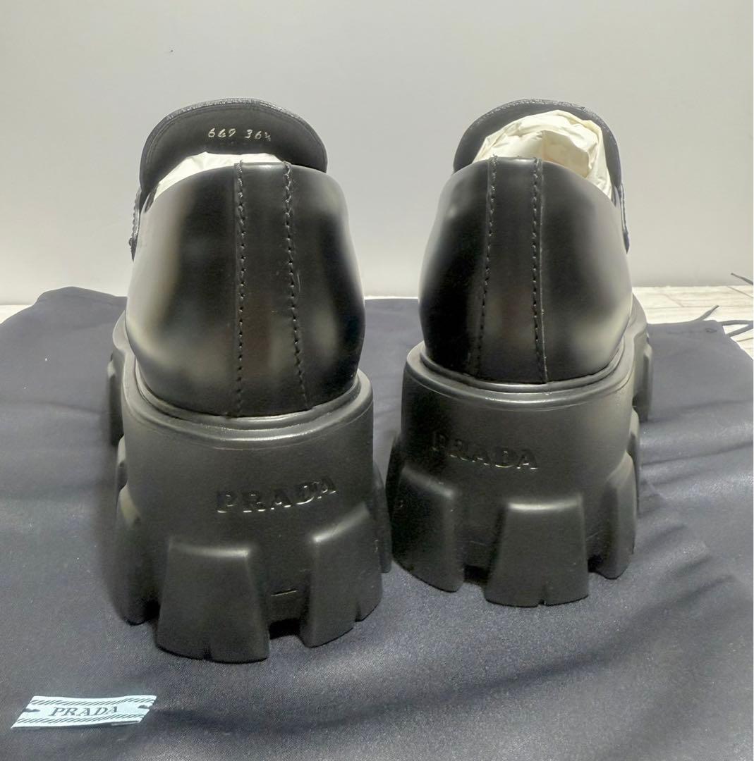 定価17万/未使用☆プラダ モノリスブラッシュドレザーローファー/ブラック
