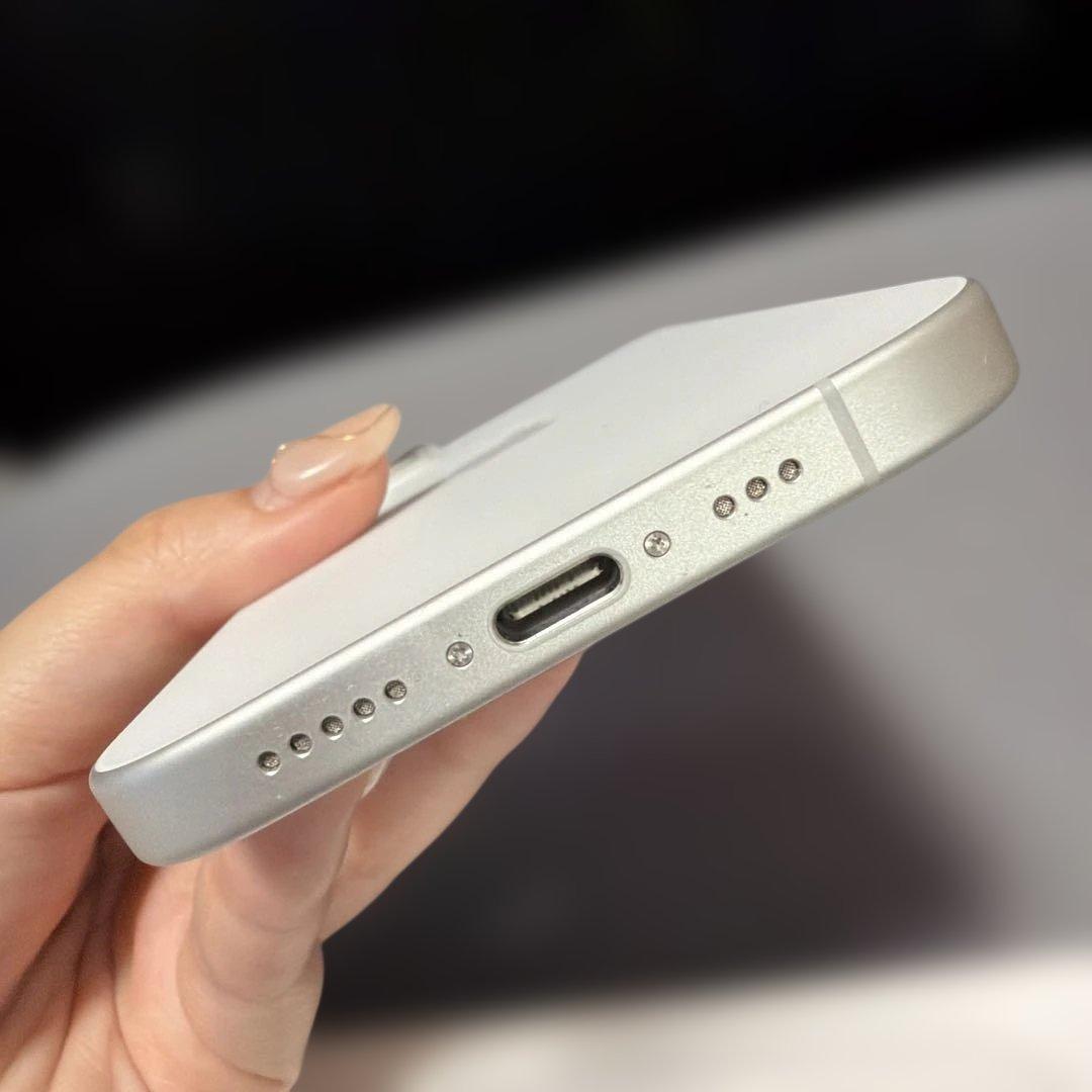 SIMフリー美品iPhone 16本体128GB 白