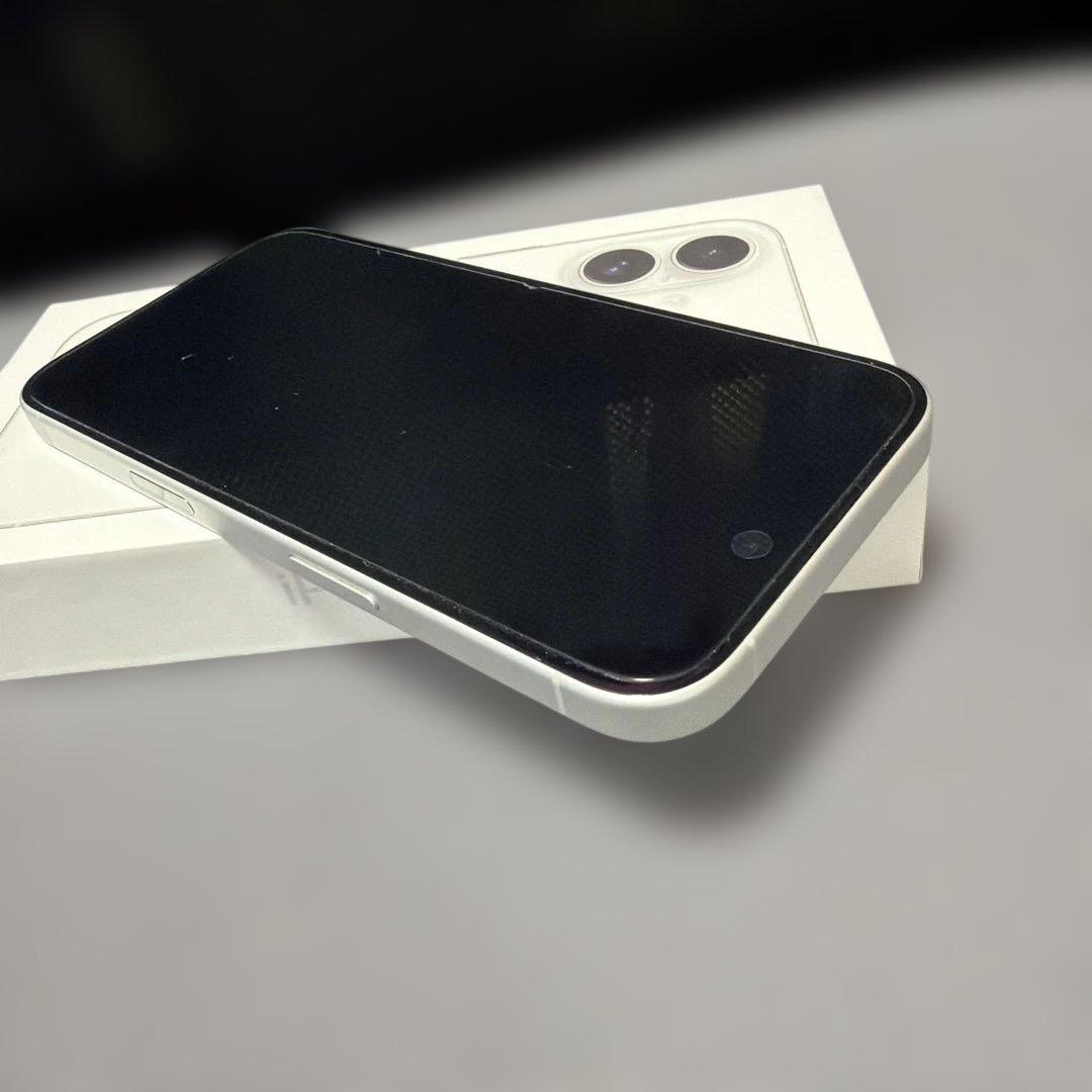 SIMフリー美品iPhone 16本体128GB 白