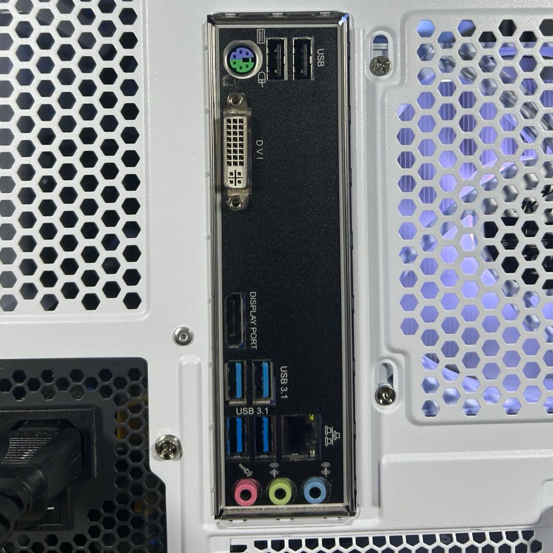 超高性能 白 ゲーミングPC RTX3070 Windows11 ワイルズ快適