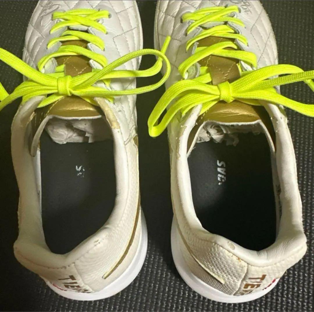 ナイキフットサルシューズ　　ティエンポ　ロナウジーニョ ルナガト2