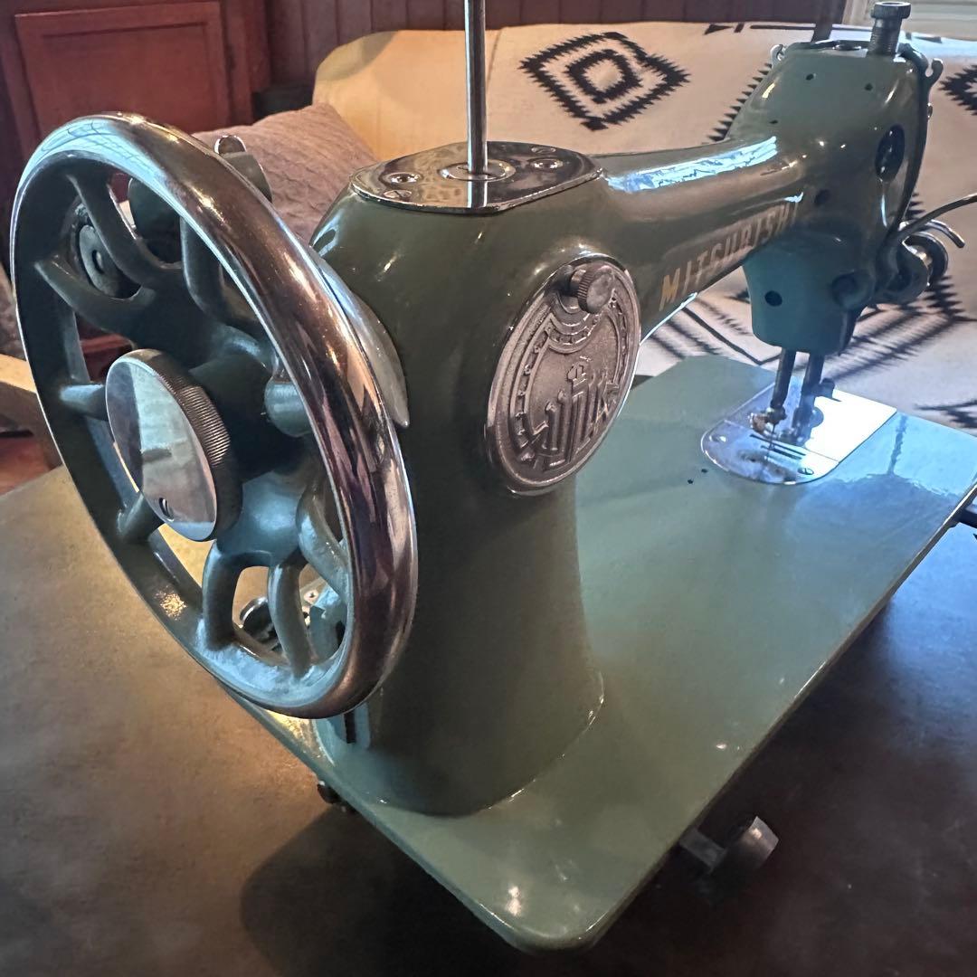 ビンテージ　レトロ　三菱　手動式　ミシン　オブジェ
