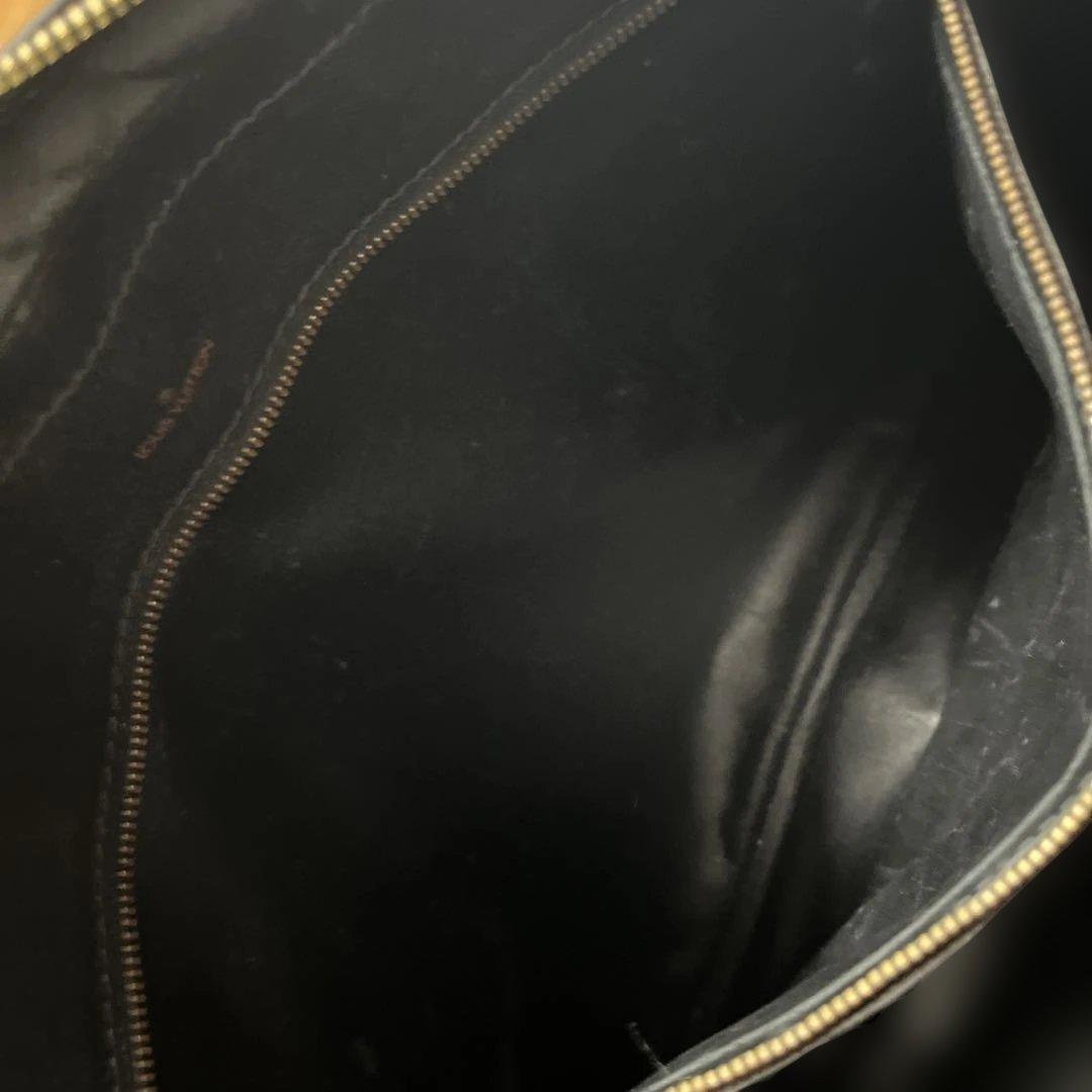 LOUIS VUITTONルイヴィトン エピ ポルトドキュマン・ヴォワヤージュ