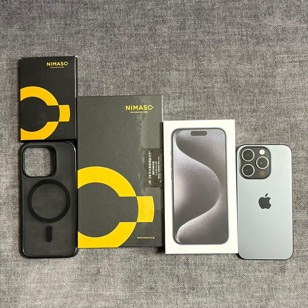 iPhone 15 Pro 256GB ブラックチタニウム フィルムとケース付き