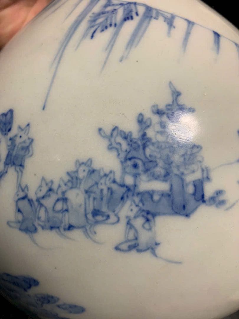 江戸時代　青白磁の動物装飾瓶