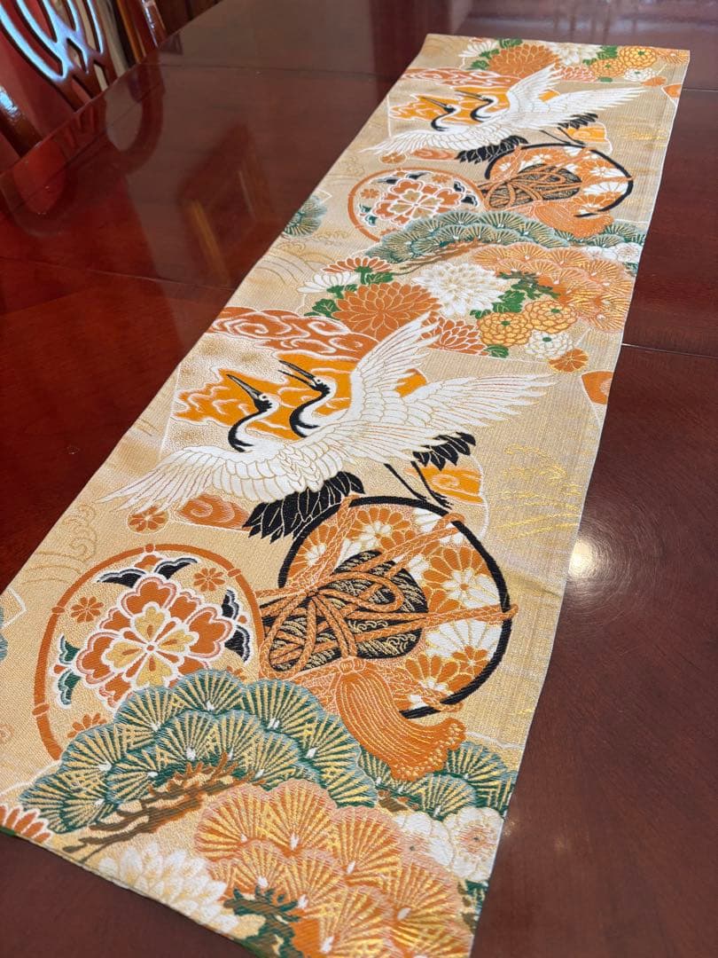 3048、3049、3050花嫁衣装の丸帯から作った豪華な刺繍のテーブルランナー