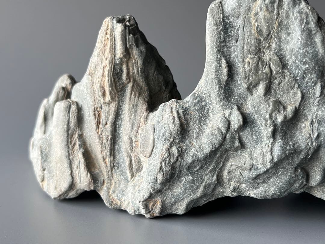 ①　鑑賞石　飾り石　中国美術　置物　山形　水石　盆栽添配　筆置き　裸石