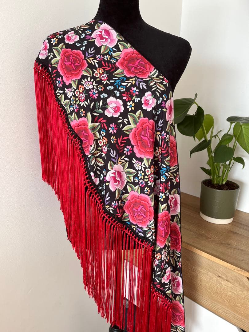 フラメンコ　マントンシージョ　ブラックマントン風花柄水玉　ダークレッドフレコ