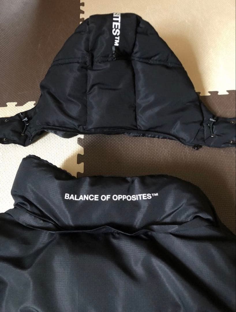 RVCA ブラック ダウンベスト Mサイズ　フード付き