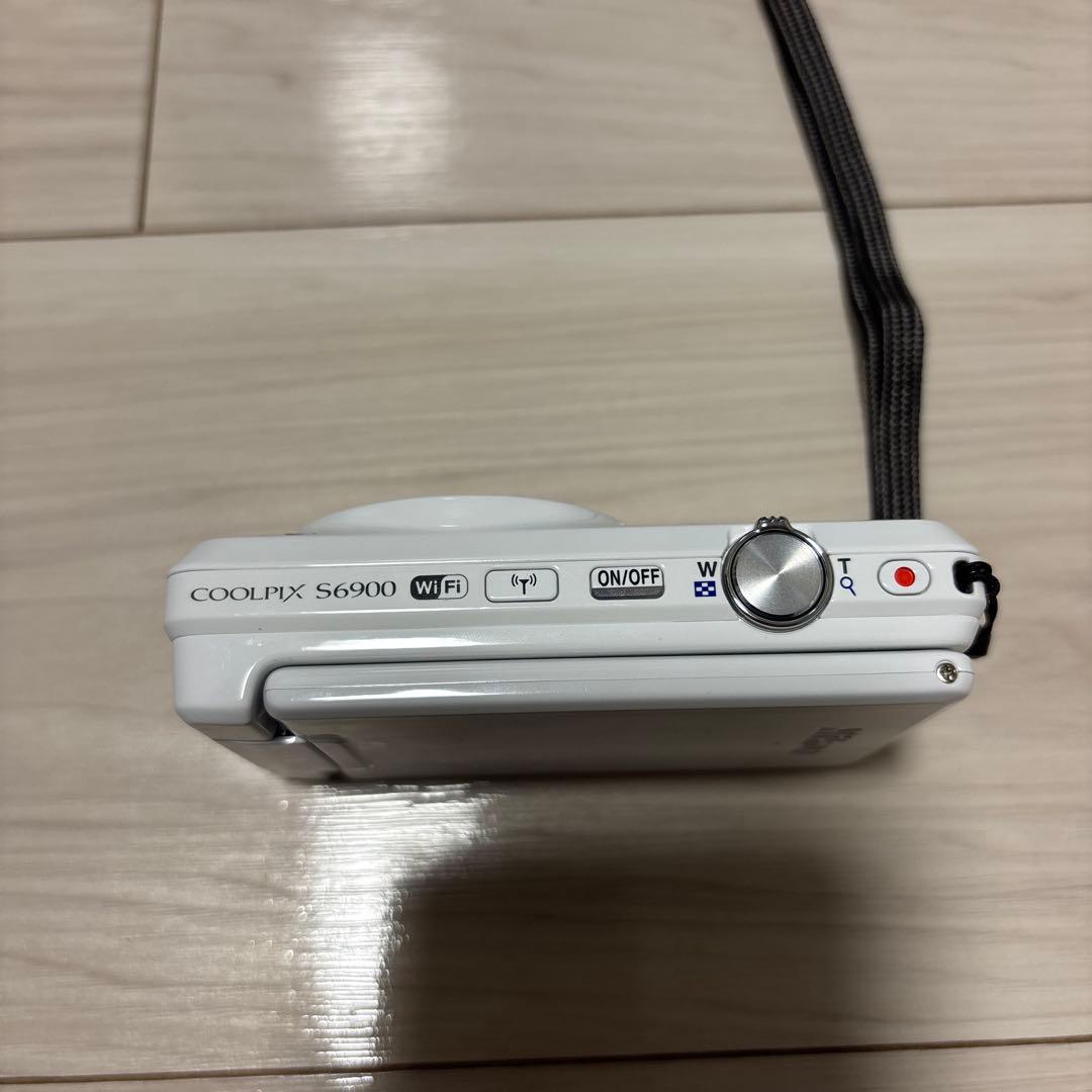 Nikon coolpix S6900 ホワイト　自撮り　画面タッチ