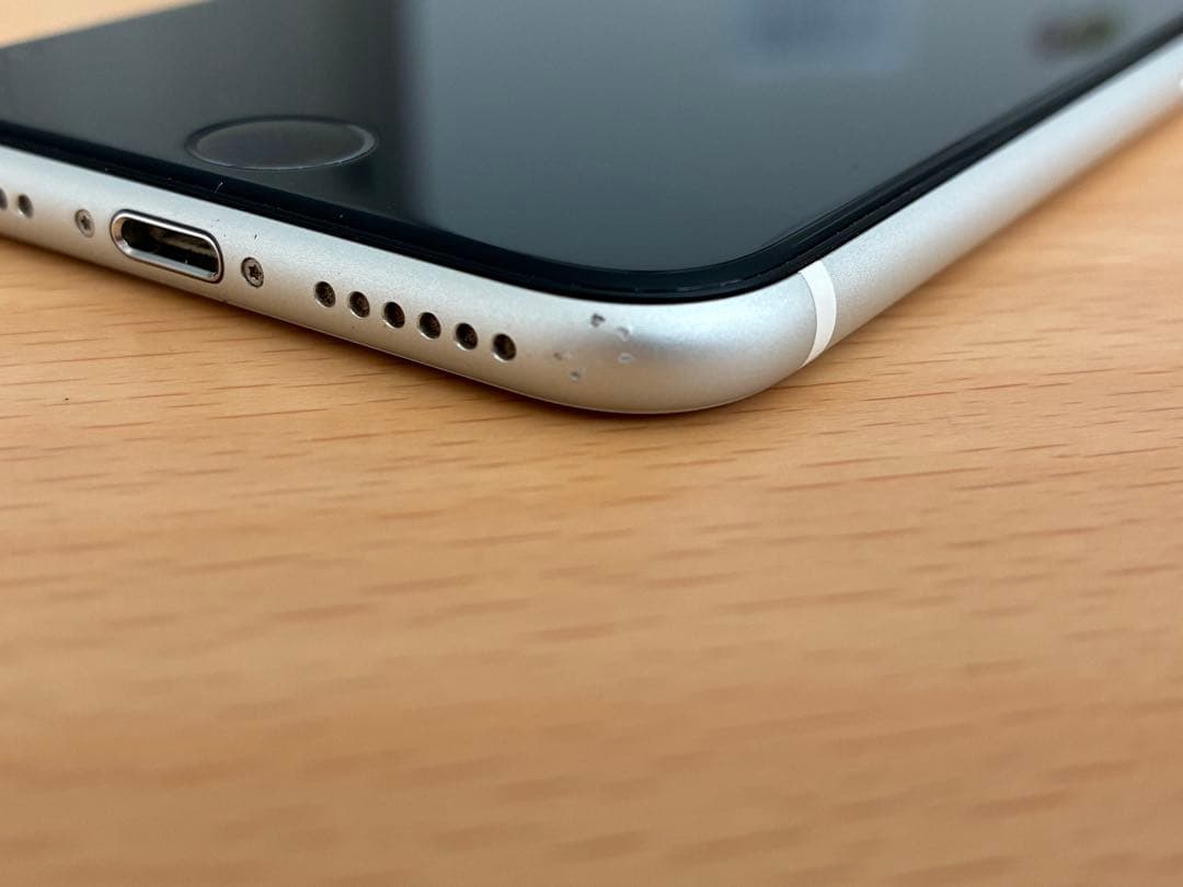 Apple iPhone SE (第2世代) ホワイト本体