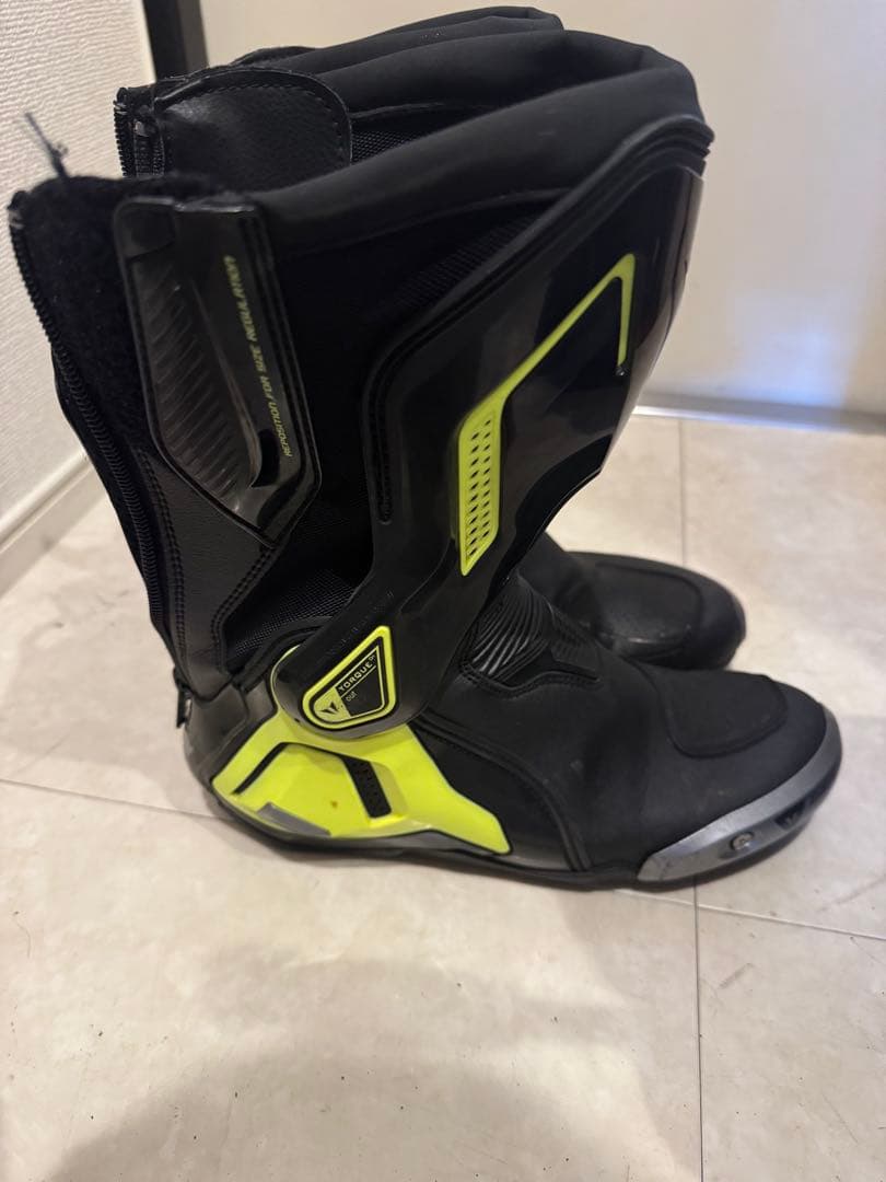 ダイネーゼ　シューズ