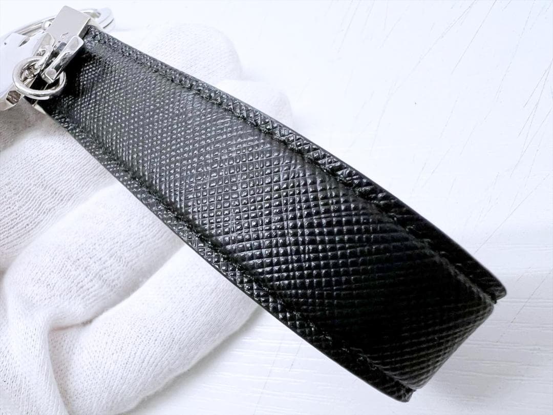 美品　PRADA　プラダ　サフィアーノ　ロボット　キーリング　キーホルダー