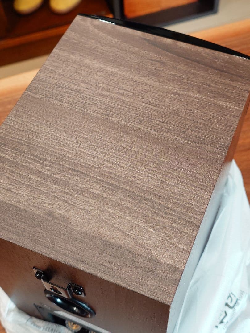 ファインオーディオ　FYNE AUDIO F３００ ウォールナット