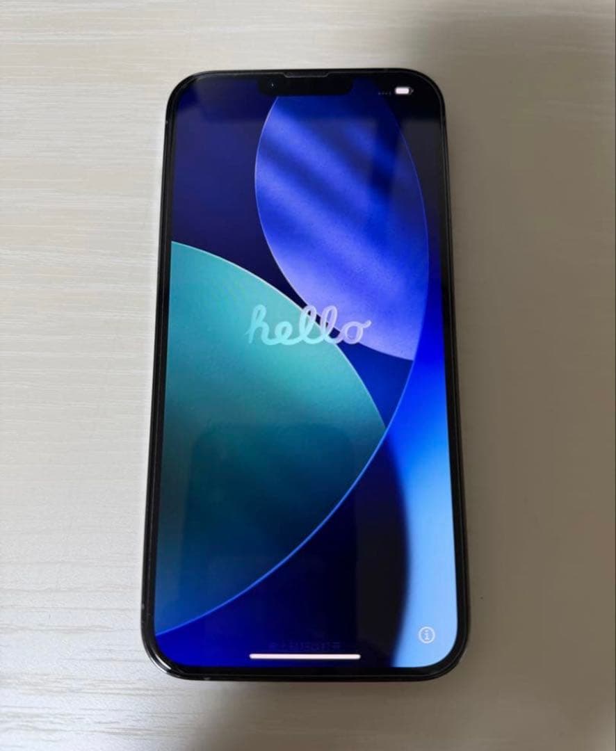 iPhone13 Pro Max SIMフリーとiPad Air極美品キーボード