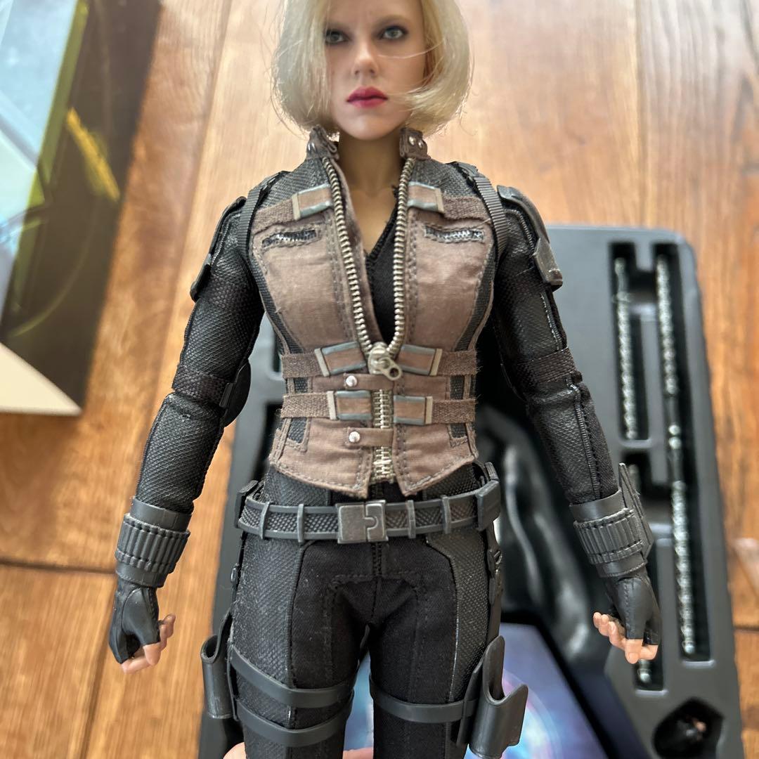 ホットトイズ　ブラック・ウィドウ フィギュア アベンジャーズインフィニティウォー