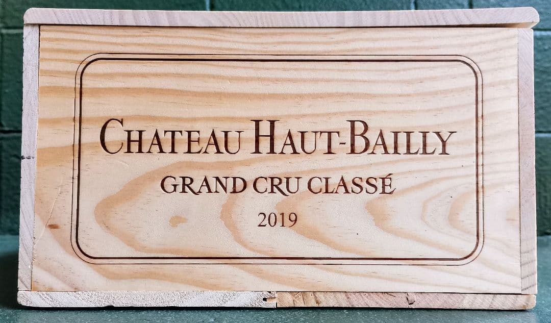 フランスボルドーワイン木箱２、2019’シャトーオーバイイ/セカンド　超レア品