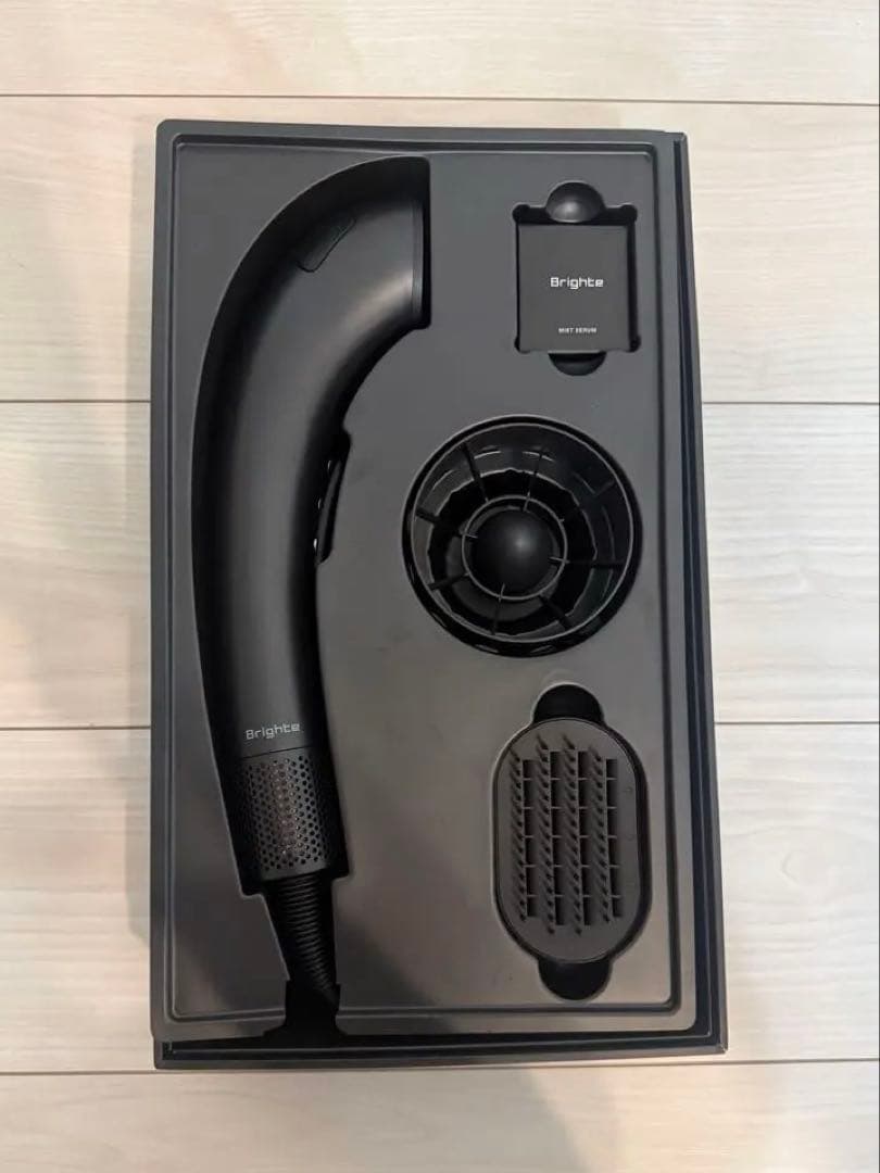 Brighte ヘアドライヤー ブラック/レッド