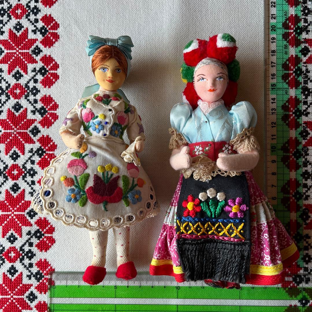 ハンガリー人形　2体セット　18センチ　カロチャ刺繍　マチョー刺繍　民族衣装