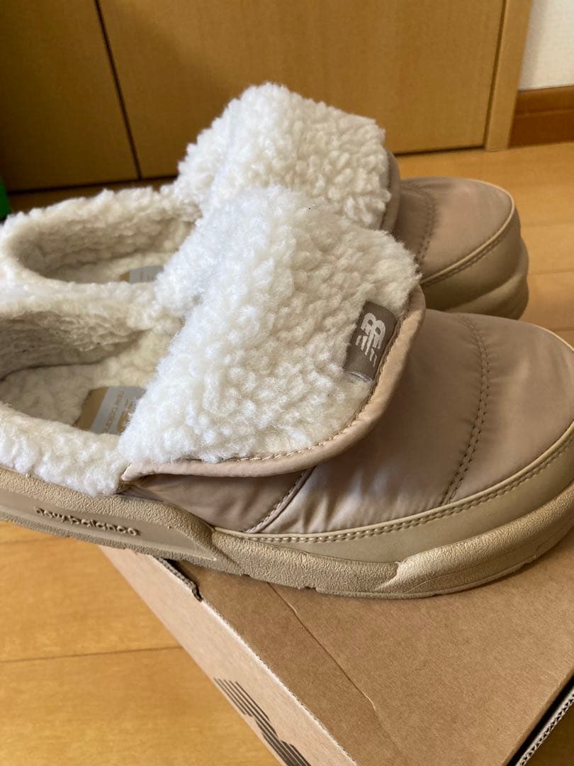 New Balance ボアサンダル 韓国