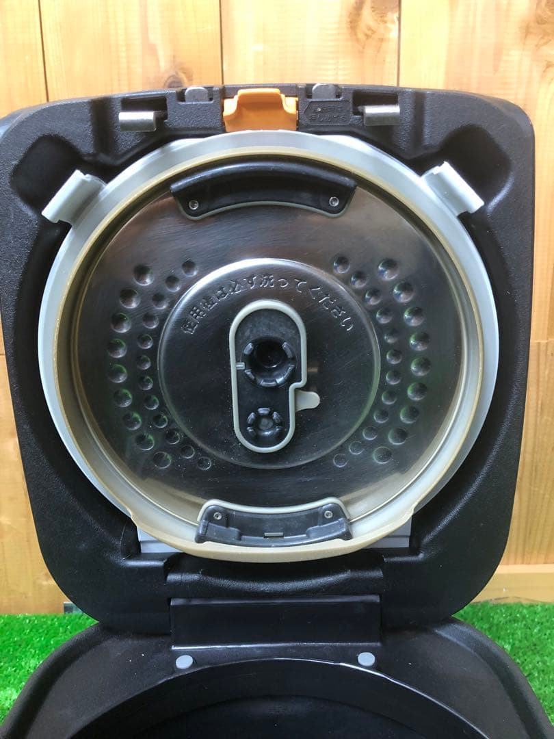 日立　RZ-TS104M 炊飯器 IHジャー炊飯器　 5.5合炊き　2021年製