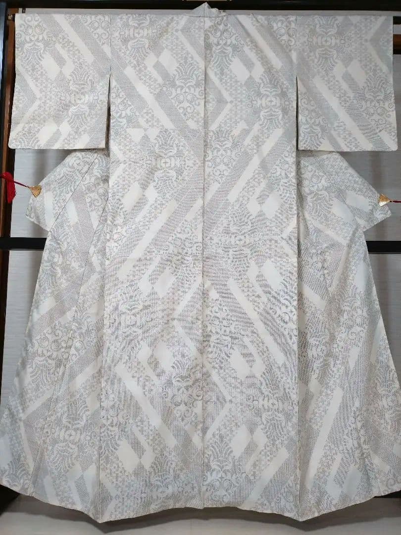 219R 本場大島紬　白大島　カタス　正絹　しつけ糸有り 裄長　H