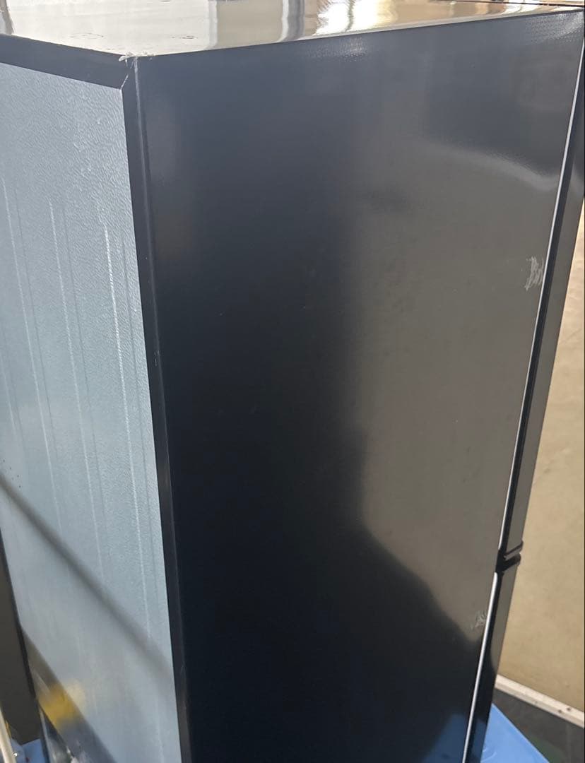 【引取り限定／東京都瑞穂町】山善 冷凍冷蔵庫 YFR-D111(B) 106L