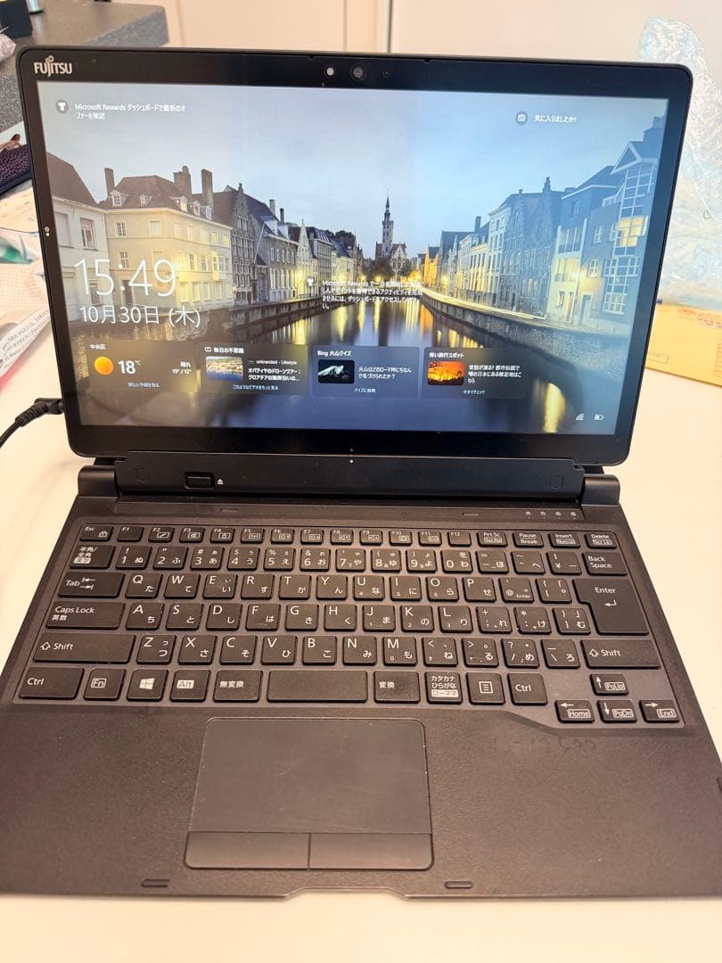 富士通 TAB Q738/SB 2-in-1タブレット 美品　(キーボードなし)