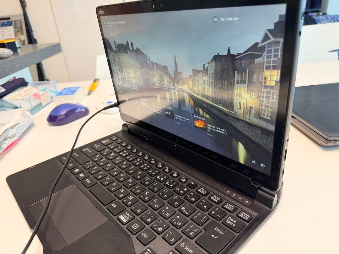 富士通 TAB Q738/SB 2-in-1タブレット 美品　(キーボードなし)