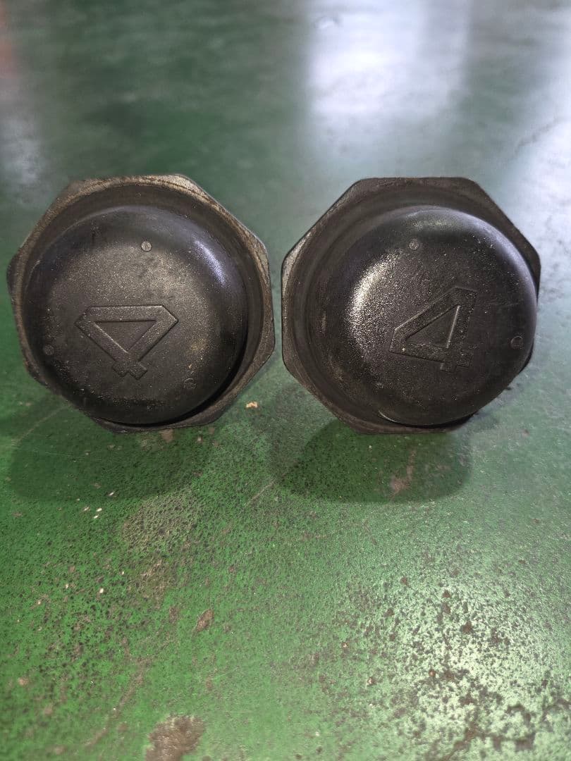 ハイエース用純正ショックアブソーバー