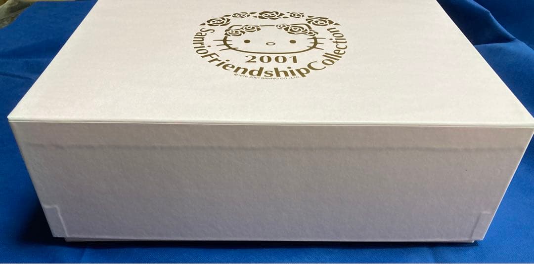 # ハローキティ世界限定999セット　希少生産2001 チャイナボーンセット