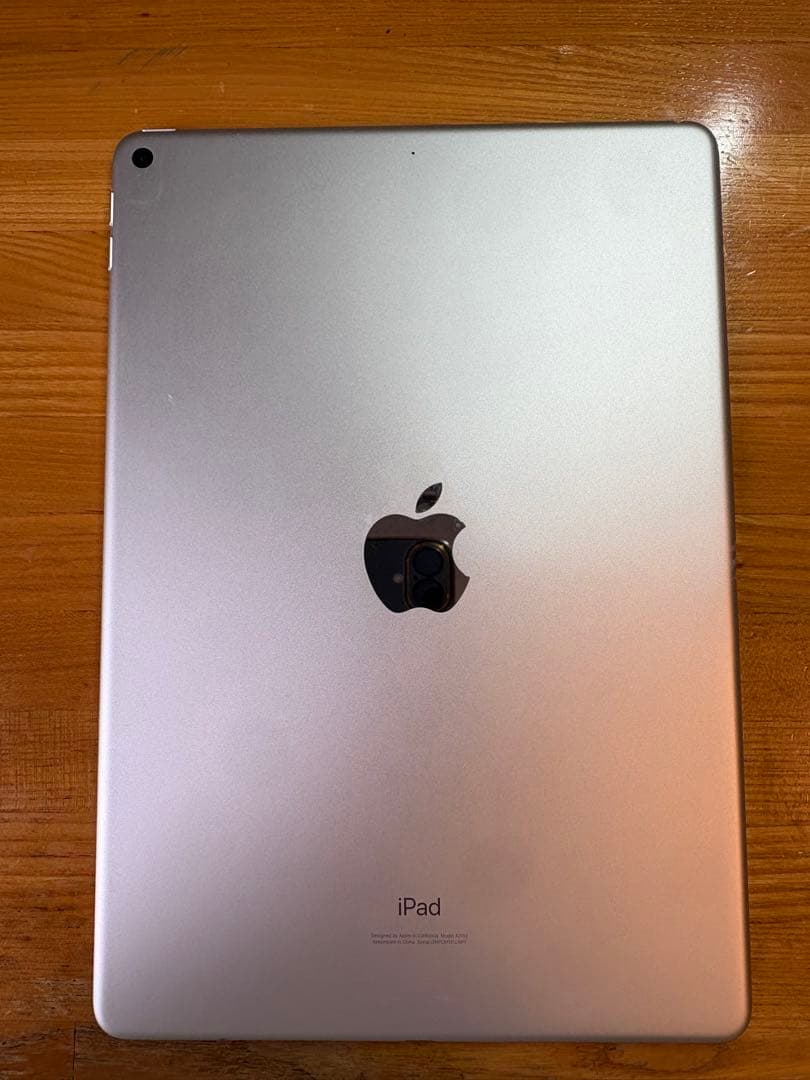 ぽ*ん様 Apple iPad Air 3 シルバー 本体