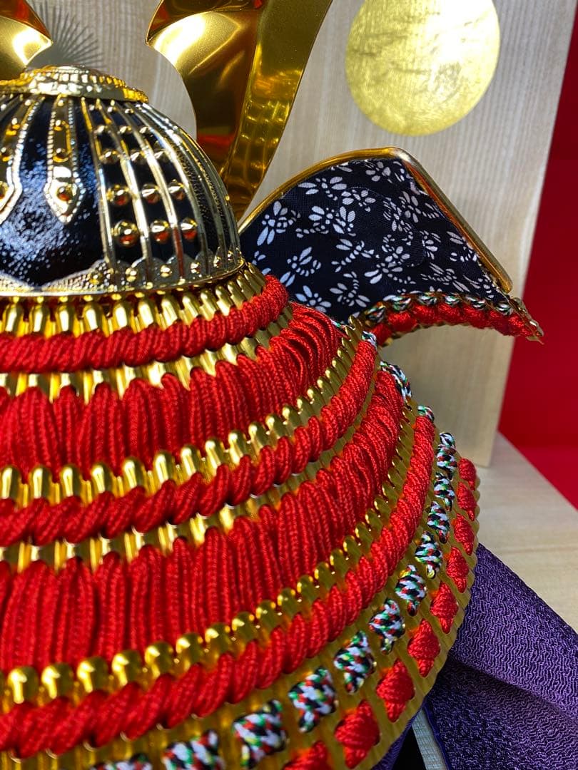 東京久月　五月人形　家紋付き正絹糸織兜飾り　針桐白木収納セット