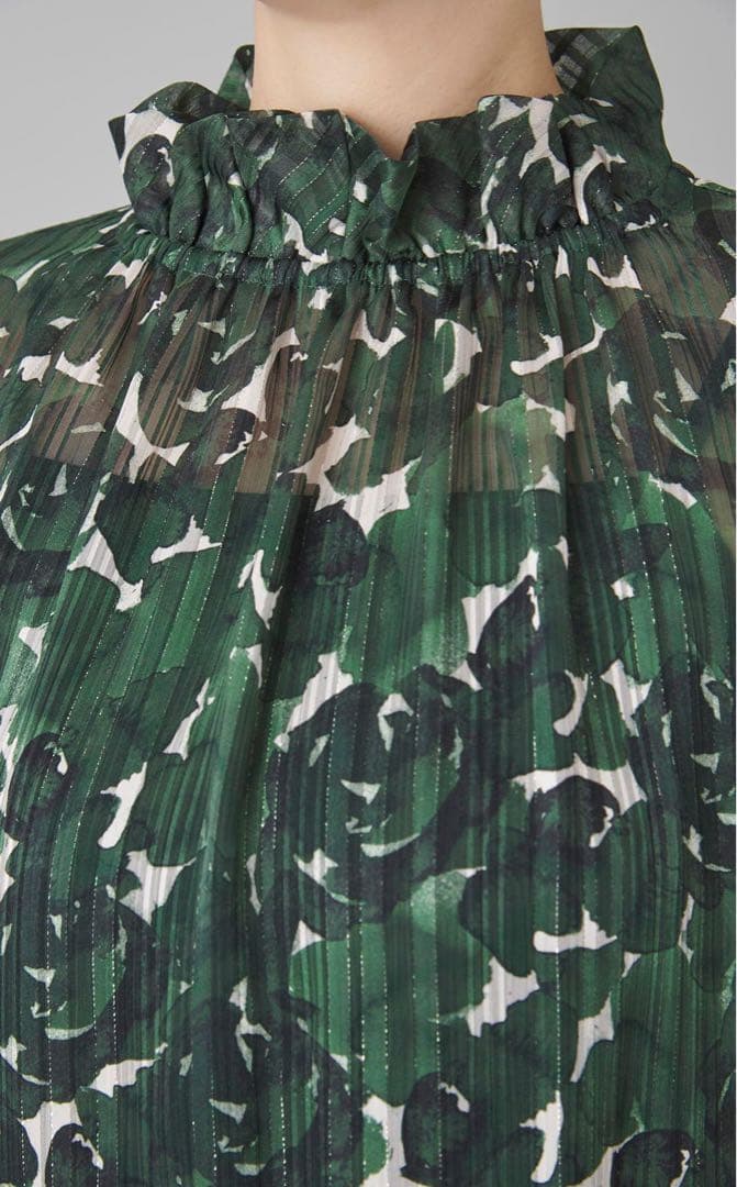 theory luxe 25AW 透け感　スタンドカラーブラウス　被りタイプ