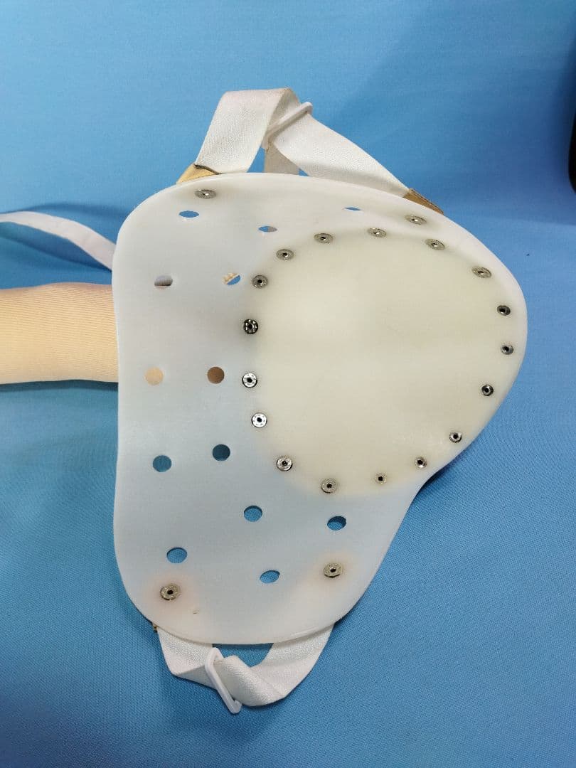 左手　義手　装備　腕　手　コルセット　サポーター　ギブス　コスプレ