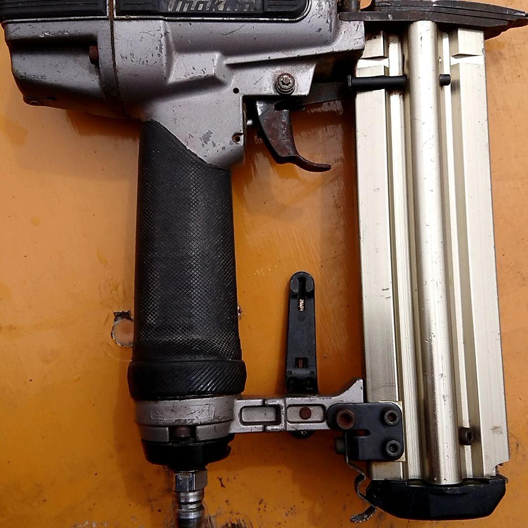 マキタ仕上げ釘打機
