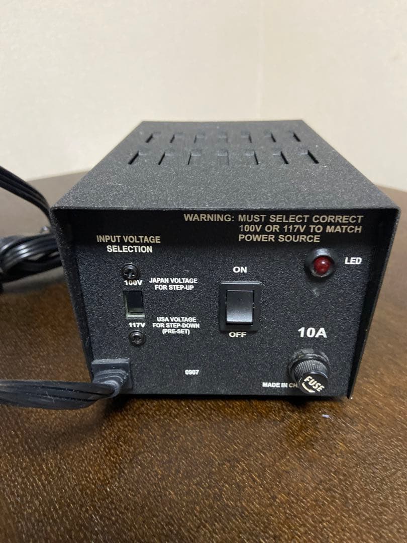 変圧器110V-117V 1000W(VA) SM-1000J 変圧器