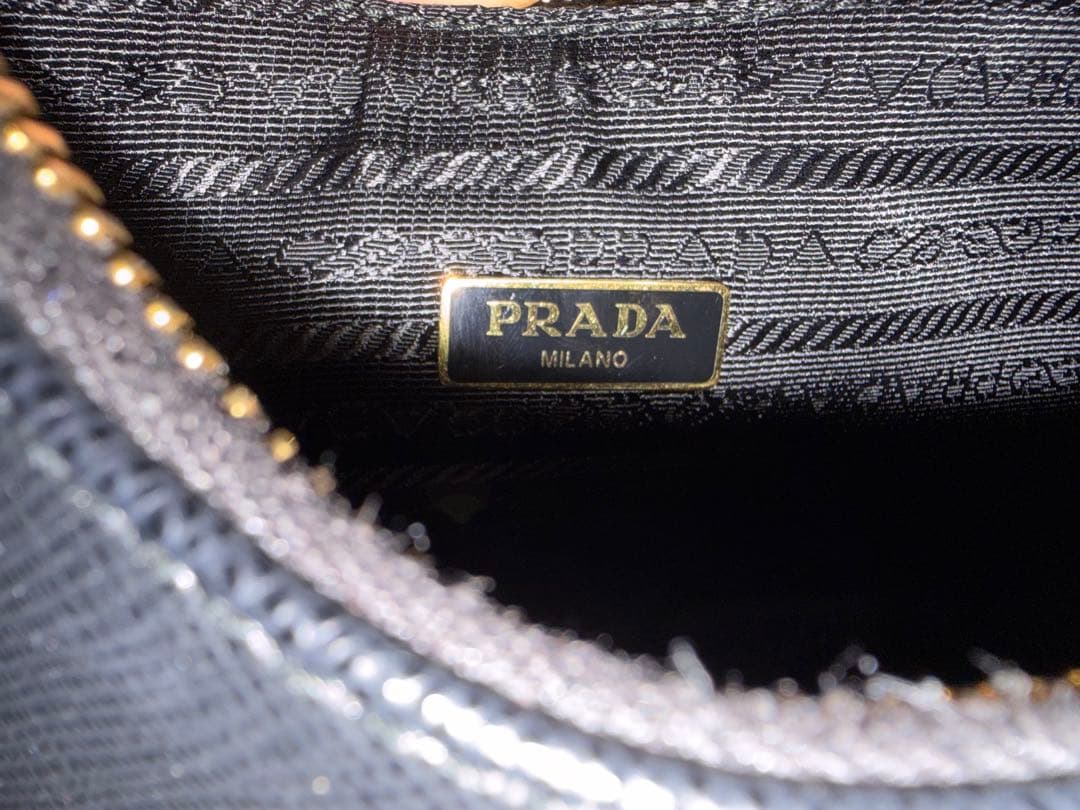PRADA ブラックショルダーバッグ