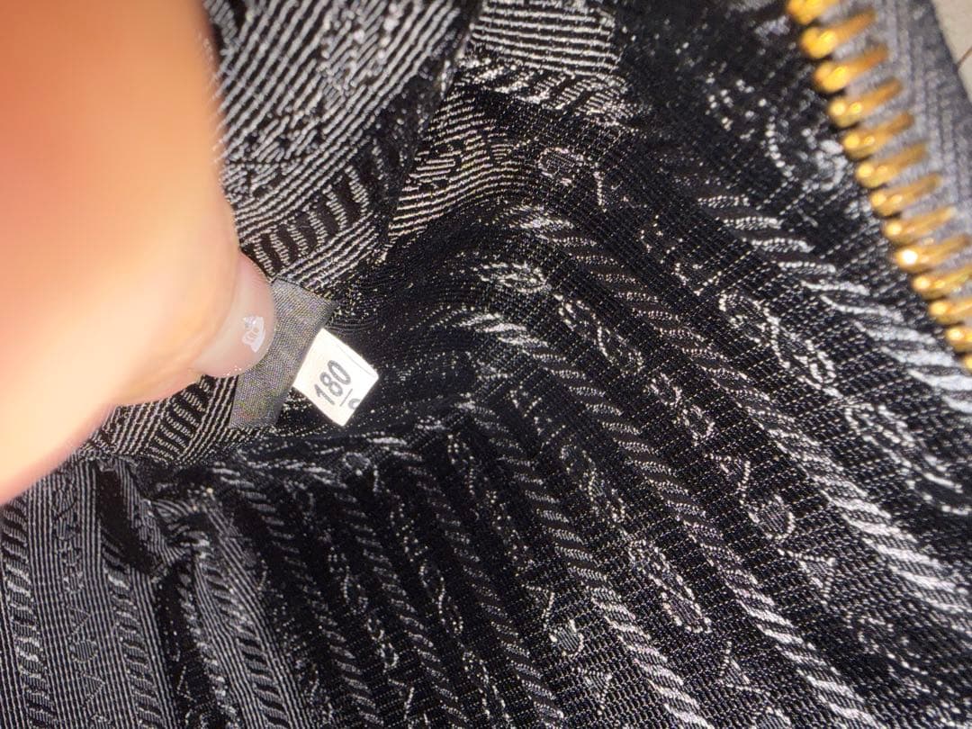 PRADA ブラックショルダーバッグ