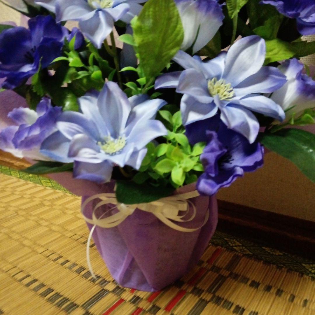 お供え花　仏花　造花アレンジ　クレマチス、アネモネ